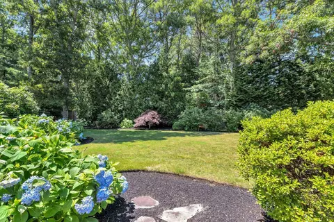 Exterior - 20 Eagle Dr, Mashpee, MA 02649 photo 7 of 8