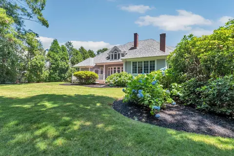 Exterior - 20 Eagle Dr, Mashpee, MA 02649 photo 6 of 8