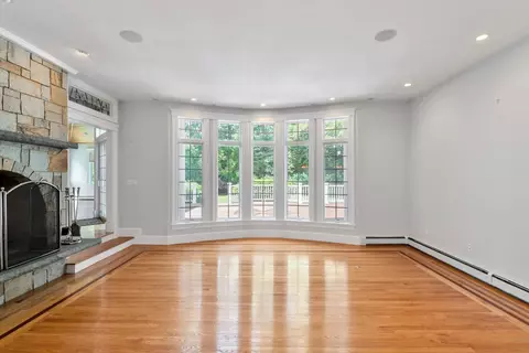 Living - 20 Eagle Dr, Mashpee, MA 02649 photo 3 of 7