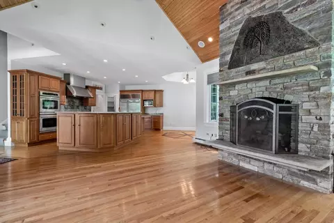 Kitchen - 20 Eagle Dr, Mashpee, MA 02649 photo 1 of 6