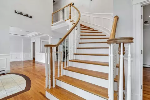 Entry Way - 20 Eagle Dr, Mashpee, MA 02649 photo 5 of 5