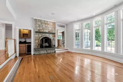Living - 20 Eagle Dr, Mashpee, MA 02649 photo 2 of 8