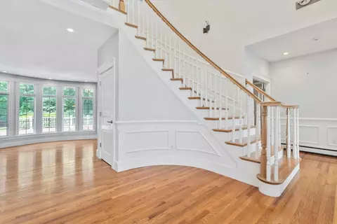 Entry Way - 20 Eagle Dr, Mashpee, MA 02649 photo 4 of 5