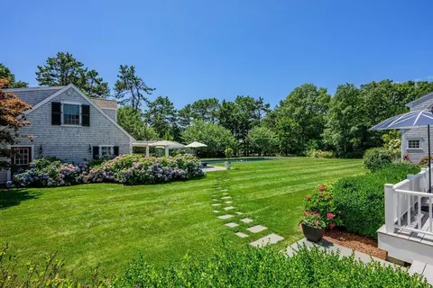 Exterior - 313 Bridge St, Osterville, MA 02655 photo 7 of 12