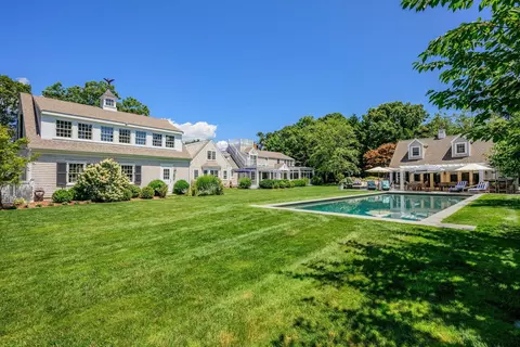 Exterior - 313 Bridge St, Osterville, MA 02655 photo 12 of 12