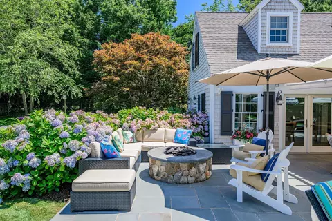 Exterior - 313 Bridge St, Osterville, MA 02655 photo 9 of 12