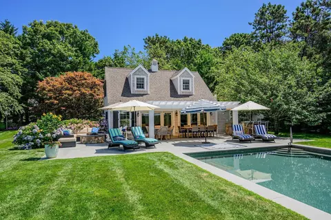 Exterior - 313 Bridge St, Osterville, MA 02655 photo 8 of 12