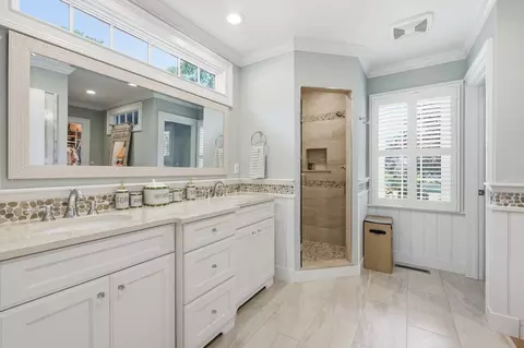 Bath - 313 Bridge St, Osterville, MA 02655 photo 1 of 6