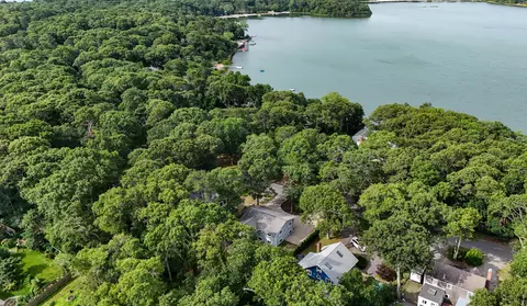185 Wheeler Rd, Mashpee, MA 02649
