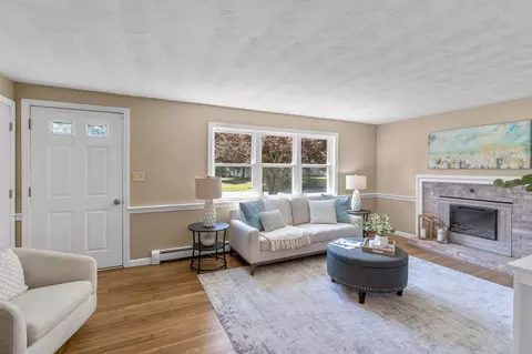 Living - 53 Uncle Willies Way, Hyannis, MA 02601 photo 3 of 5