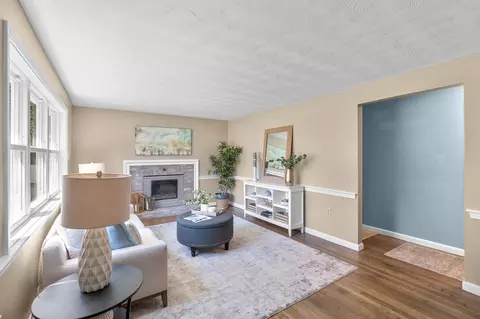 Living - 53 Uncle Willies Way, Hyannis, MA 02601 photo 2 of 5