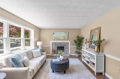 Living - 53 Uncle Willies Way, Hyannis, MA 02601 photo 1 of 5