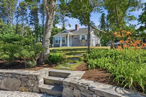 79 Cranberry Ln, Chatham, MA 02633