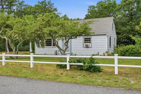 127 Indian Trl, Dennis Port, MA 02639