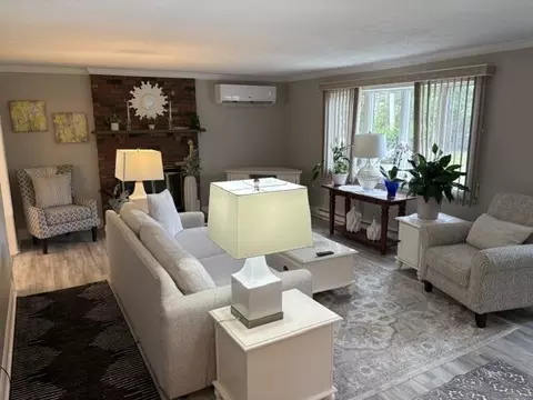 Living - 567 Main St, Mashpee, MA 02649 photo 1 of 3