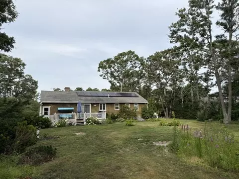 Exterior - 567 Main St, Mashpee, MA 02649 photo 3 of 9