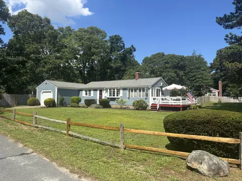 11 Canary Ln, West Yarmouth, MA 02673