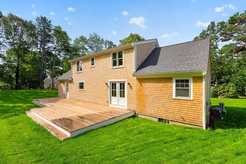 Exterior - 94 Liam Ln, Centerville, MA 02632 photo 5 of 6