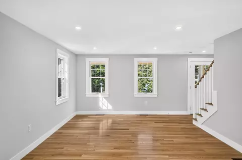 Living - 94 Liam Ln, Centerville, MA 02632 photo 2 of 3