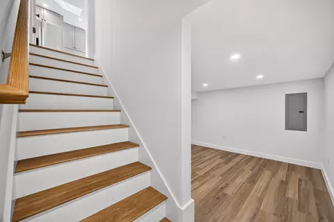 Entry Way - 94 Liam Ln, Centerville, MA 02632 photo 1 of 3