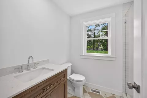 Bath - 94 Liam Ln, Centerville, MA 02632 photo 2 of 8