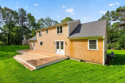 Exterior - 94 Liam Ln, Centerville, MA 02632 photo 6 of 7