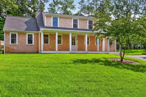 Exterior - 94 Liam Ln, Centerville, MA 02632 photo 3 of 7