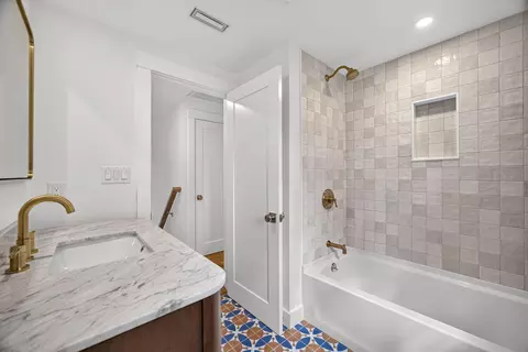 Bath - 94 Liam Ln, Centerville, MA 02632 photo 4 of 10