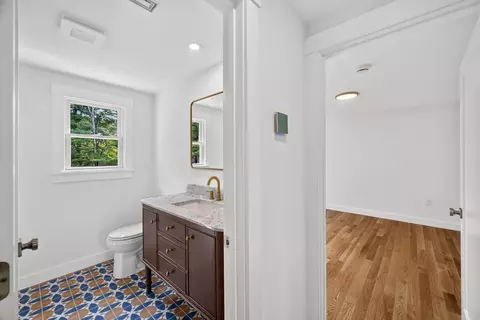 Entry Way - 94 Liam Ln, Centerville, MA 02632 photo 6 of 7