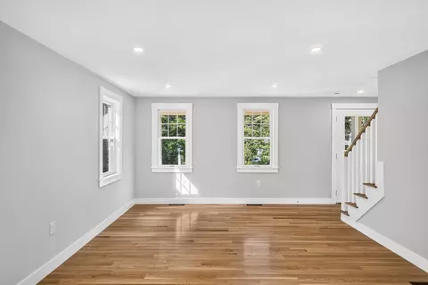 Living - 94 Liam Ln, Centerville, MA 02632 photo 2 of 6