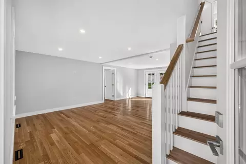 Entry Way - 94 Liam Ln, Centerville, MA 02632 photo 3 of 7