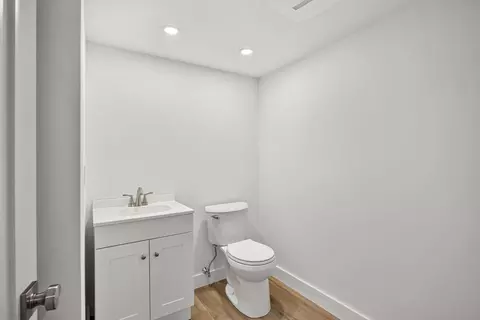Bath - 94 Liam Ln, Centerville, MA 02632 photo 10 of 10