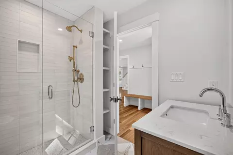 Bath - 94 Liam Ln, Centerville, MA 02632 photo 1 of 10
