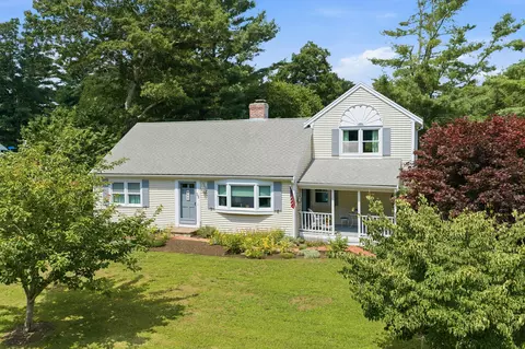 32 Shields Rd, Mashpee, MA 02649