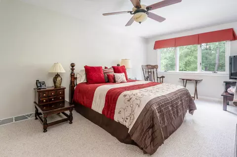 Bedroom - 2 Mainsail Cir, Mashpee, MA 02649 photo 2 of 2