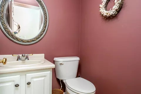 Bath - 2 Mainsail Cir, Mashpee, MA 02649 photo 4 of 4