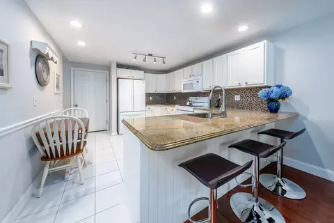 Kitchen - 2 Mainsail Cir, Mashpee, MA 02649 photo 4 of 4