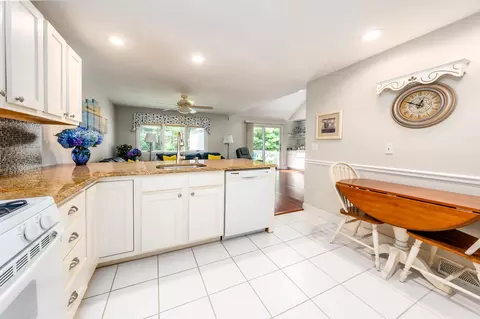 Kitchen - 2 Mainsail Cir, Mashpee, MA 02649 photo 3 of 4