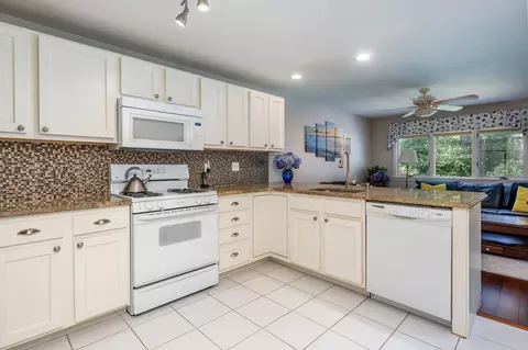 Kitchen - 2 Mainsail Cir, Mashpee, MA 02649 photo 1 of 4