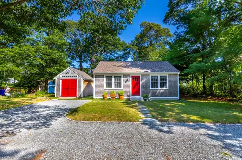 132 Williams Ave, Pocasset, MA 02559