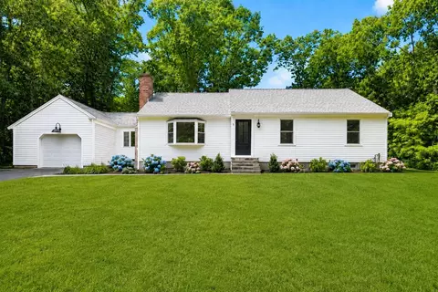 5 Candlewood Dr, Sandwich, MA 02563
