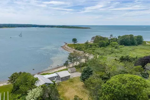 187 Penzance Rd, Woods Hole, MA 02543