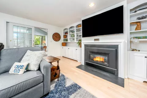 Living - 8 Executive Dr, Mashpee, MA 02649 photo 3 of 5