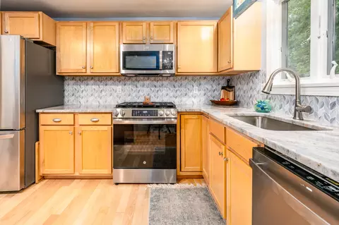 Kitchen - 8 Executive Dr, Mashpee, MA 02649 photo 2 of 3