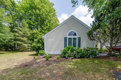Exterior - 8 Executive Dr, Mashpee, MA 02649 photo 2 of 9