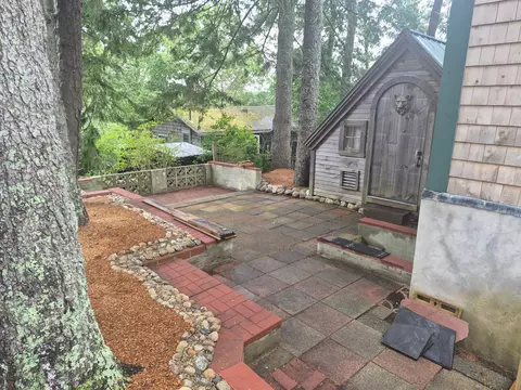 12 Hideaway Rd, Buzzards Bay, MA 02532