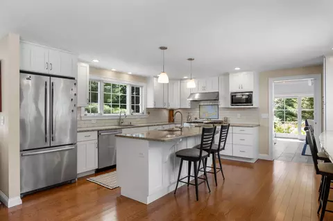 Kitchen - 25 Pilgrims Path, Eastham, MA 02642 photo 4 of 8