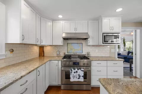 Kitchen - 25 Pilgrims Path, Eastham, MA 02642 photo 6 of 8
