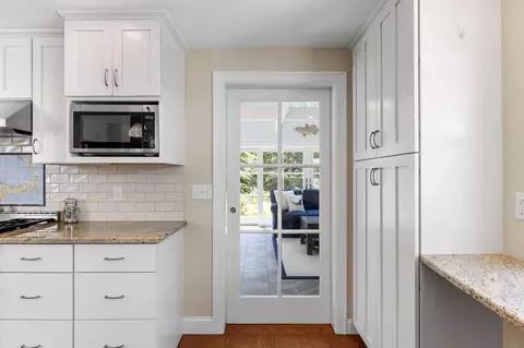 Kitchen - 25 Pilgrims Path, Eastham, MA 02642 photo 1 of 8