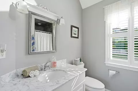 Bath - 84 Sagamore Rd, Sagamore Beach, MA 02562 photo 1 of 2